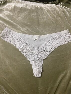La Vie En Rose Light Green Lace-Trim Thong
